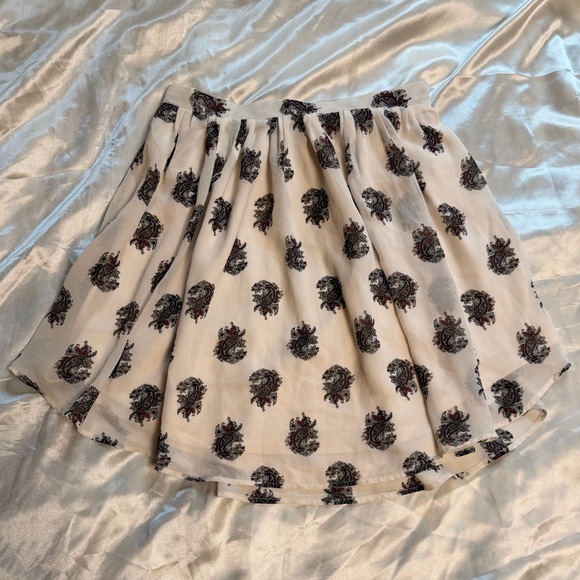 H&M Dresses & Skirts - Cream Skirt with Black and Red Floral Design